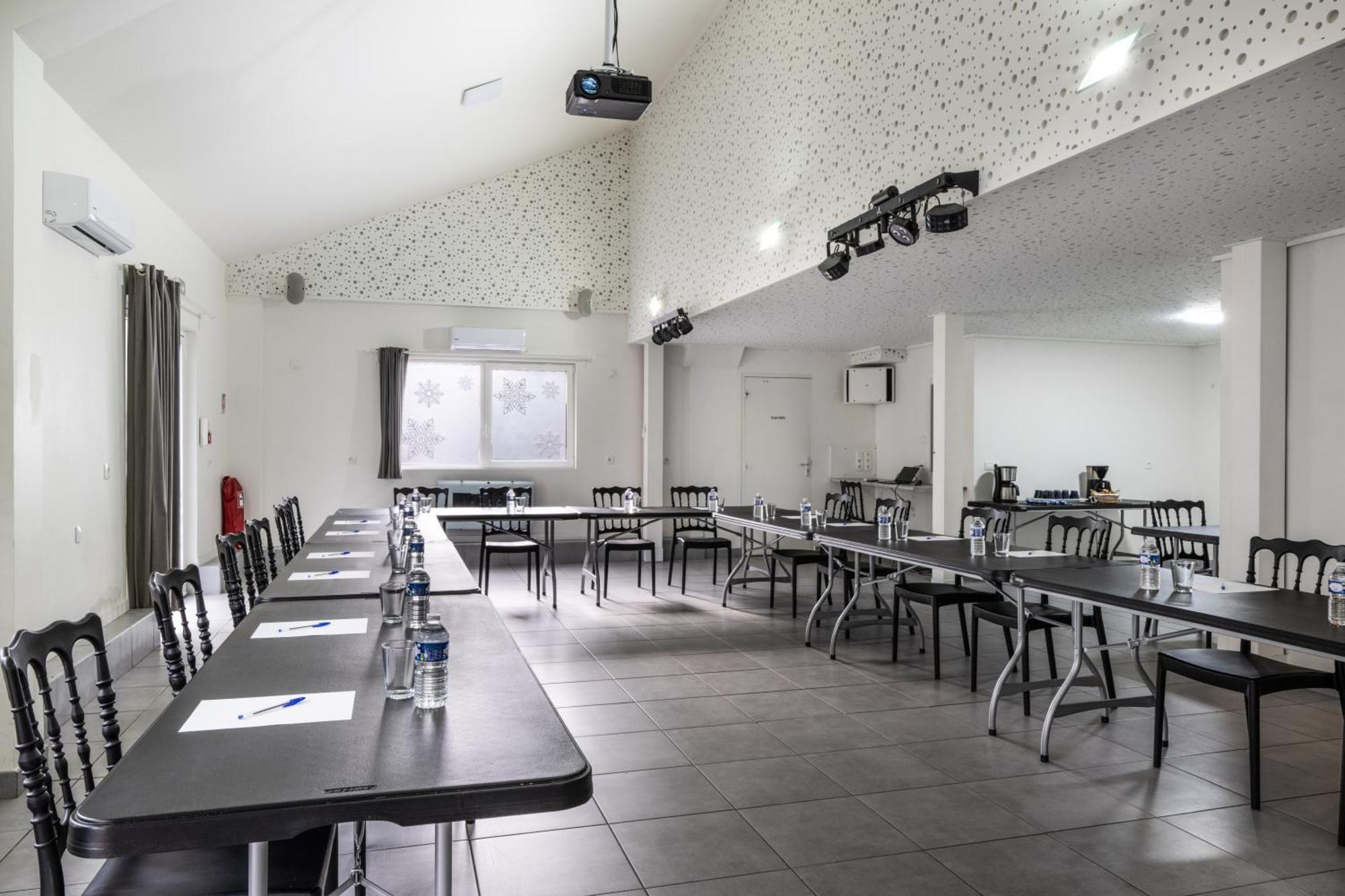 L'Epinette - Gite De Groupe Et Salle De Reception Allevard Eksteriør bilde